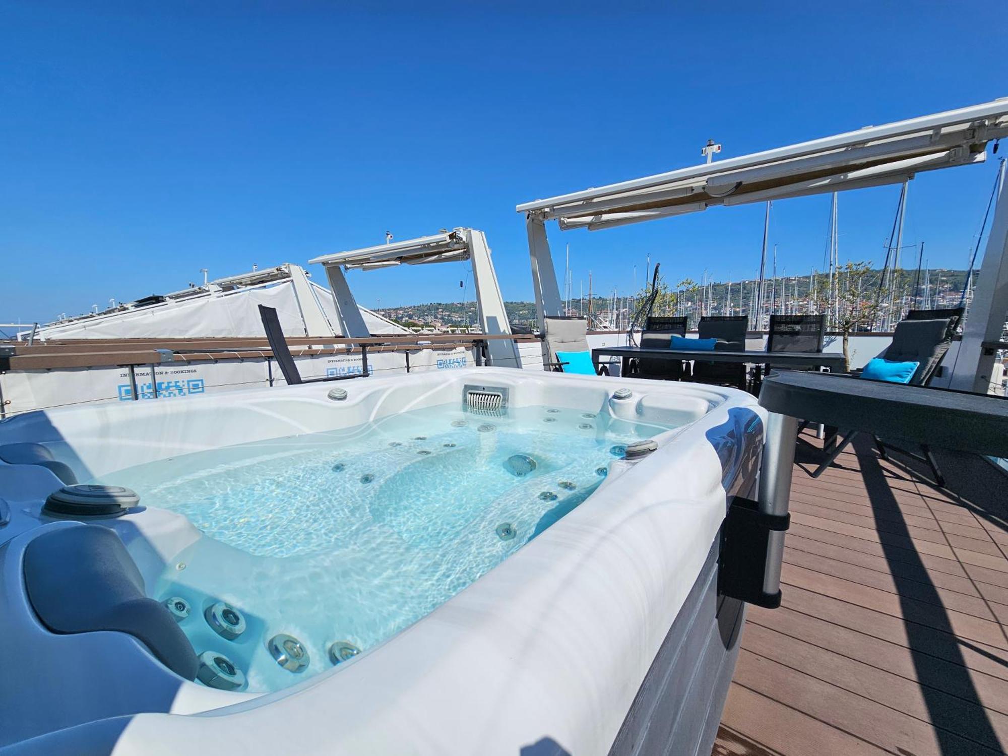 Floating Sea House - Vital Lux ポルトローシュ エクステリア 写真